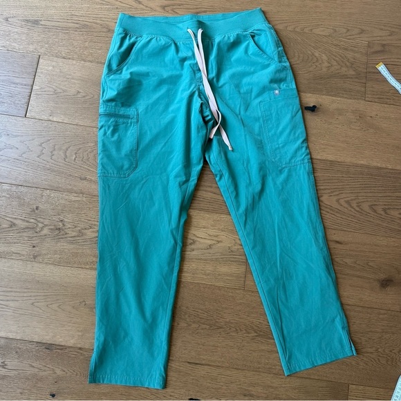 Figs Yola FreeX Lined Skinny Scrub Pant - Ladies Size L - Eucalyptus - EUC - Picture 3 of 10